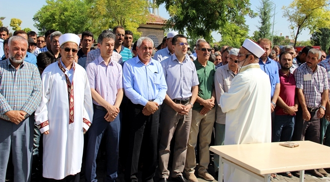 ESKİL'DE ŞEHİTLERİMİZ İÇİN GIYABİ CENAZE NAMAZI KILINDI