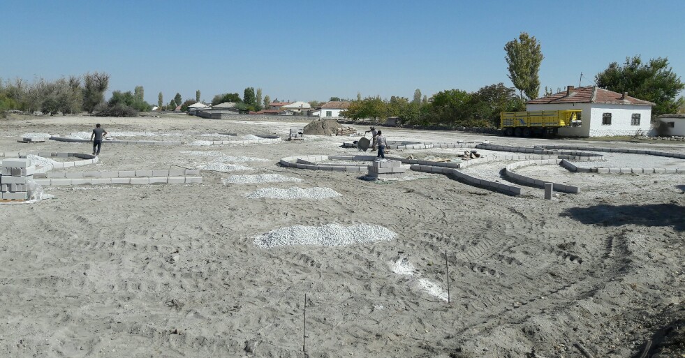 SULTANHANI SELÇUK MAHALLESİ PARKINA KAVUŞUYOR