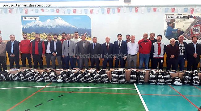 AKSARAY İL GENEL MECLİSİ VE İL ÖZEL İDARESİNDEN AMATÖR SPOR KULÜPLERİNE MALZEME YARDIMI