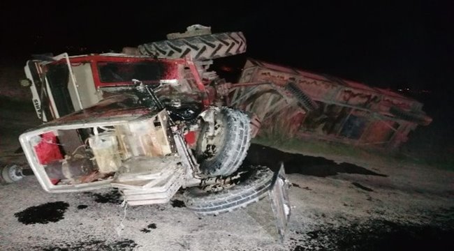 EREĞLİ İLÇESİNDE OTOMOBİL TRAKTÖRLE ÇARPIŞTI