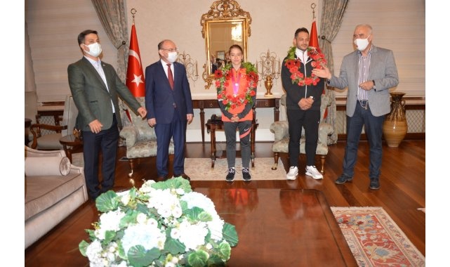 Dünya Şampiyonu Ayşe Begüm coşkuyla karşılandı