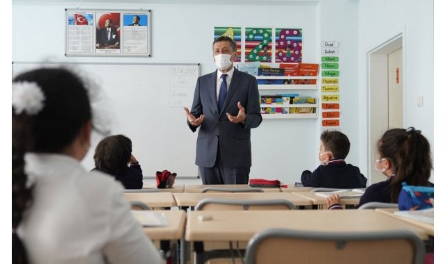 Ortaokul ve liseler için yüz yüze eğitim başladı