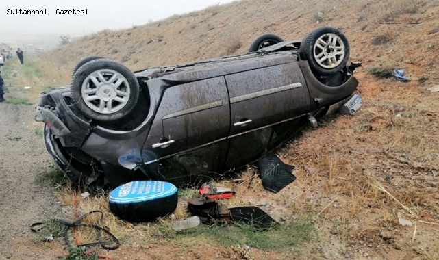 KONTROLDEN ÇIKAN OTOMOBİL TAKLA ATTI 1 ÖLÜ 2 YARALI