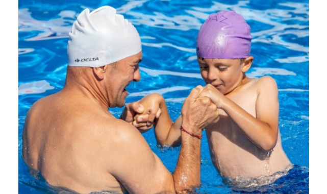 Soyer: &quot;Çocuklarımızı yüzme sporuyla da, havuzla da, denizle de buluşturacağız&quot;