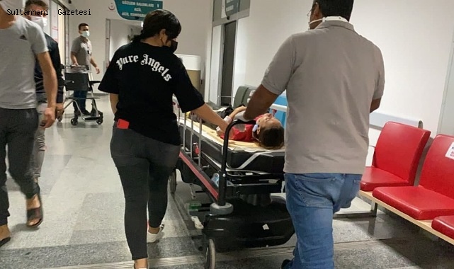 AKSARAY&#039;DA BALKONDAN ÇARŞAFLA İNMEYE ÇALIŞAN GENÇ KIZ AŞAĞI DÜŞTÜ