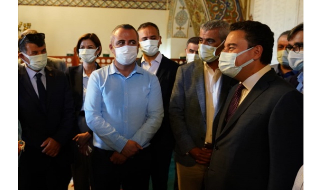 Babacan: &quot;Siyasetçiler diline sahip olmalı&quot;