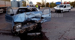 EŞMEKAYA KASABASI GÜNEŞLİ KÖYÜ YOL AYRIMINDA TRAFİK KAZASI 