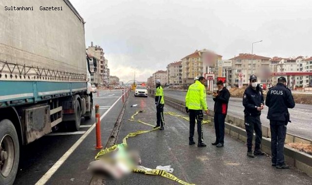 AKSARAY&#039;DA ÇALIŞMA OLAN YOLDA KAMYONUN ÇARPTIĞI KADIN YAŞAMINI YİTİRDİ