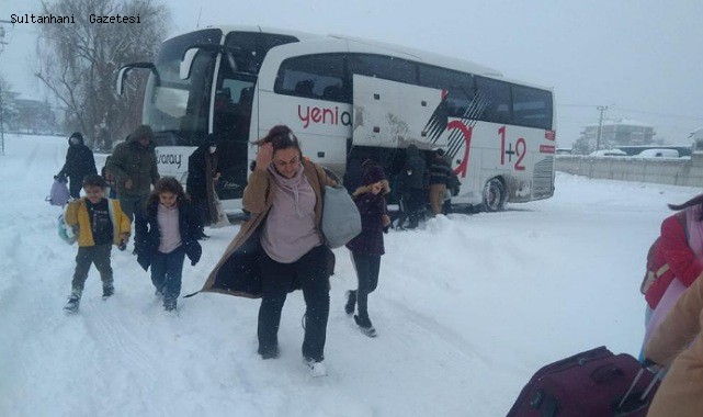 AKSARAY&#039;DA KAR ve TİPİ NEDENİYLE KAPANAN ŞEHİRLERARASI YOLLAR ULAŞIMA AÇILDI