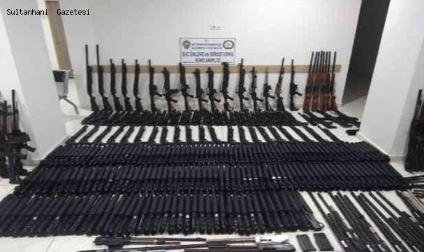 KONYA&#039;DA BİR ARAÇTA 304 ADET KAÇAK SİLAH ELE GEÇİRİLDİ