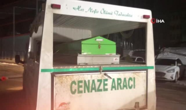 KÖYDE DEHŞET! BABANIN PARÇALANMIŞ OĞLUNUN DONMUŞ CESEDİ BULUNDU