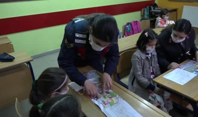 Aksaray&#039;da Öğrenciler çizgi film izleyerek eğitim aldı