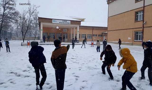 SULTANHANI İLÇESİNDE ÖĞRENCİLERİN KAR KEYFİ