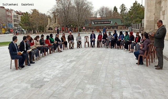 SULTANHANI İLÇESİNDE &quot;ECDADIMIZIN KÜLTÜREL MİRASI ÖNÜNDE ECDADIMIZA YOLCULUK&quot; KİTAP OKUMA ETKİNLİĞİ DÜZENLENDİ