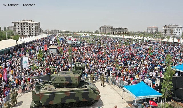 BİLİM FESTİVALİ İLK GÜNÜNDE 100 BİNDEN FAZLA VATANDAŞI AĞIRLADI