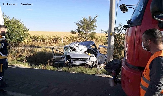 KONYA YOLUNDA ARAÇ BETON DİREGE ÇARPTI; 2 ÖLÜ, 3 YARALI