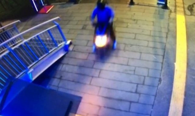 Bu kez de motosiklet ile asansöre çarptılar!