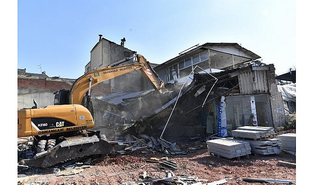 Bursa Osmangazi ilçeyi yıkarak güzelleştiriyor