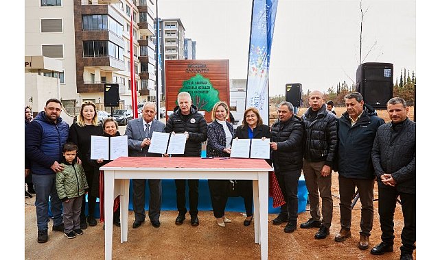 Gaziantep&#039;in &#039;Yeşilantep&#039;inde fidanlar toprakla buluştu