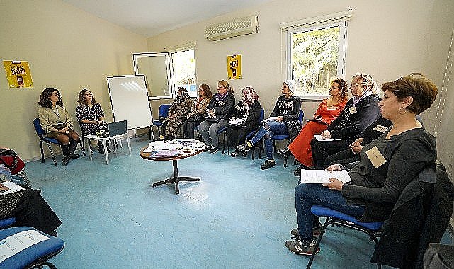 Gaziemirli kadınlar bu merkezde zorlukları aşıyor