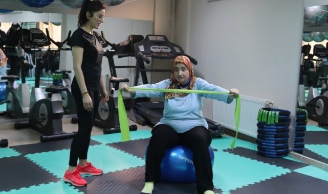 İzmit'te kadınlar sosyalleşirken sağlıklarına kavuşuyor