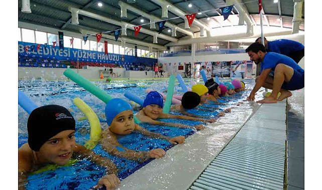 Kentpark kapalı yüzme havuzunda kayıtlar başlıyor