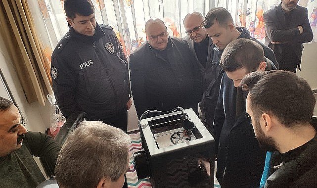 TEGV ve Lloyd&#039;s Register Foundation&#039;ın desteğiyle Kastamonu&#039;daki Halime Celal Budak İlkokulu&#039;nda kurulan tasarım ve beceri atölyesi açıldı