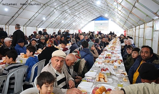 İFTAR ÇADIRINDA TOPLUMUN HER KESİMİNDEN VATANDAŞ AĞIRLANIYOR
