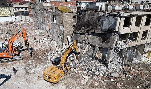 AKSARAY HAMİDİYE KENTSEL DÖNÜŞÜM ALANINDA 75. BİNANIN YIKIMI GERÇEKLEŞTİRİLDİ