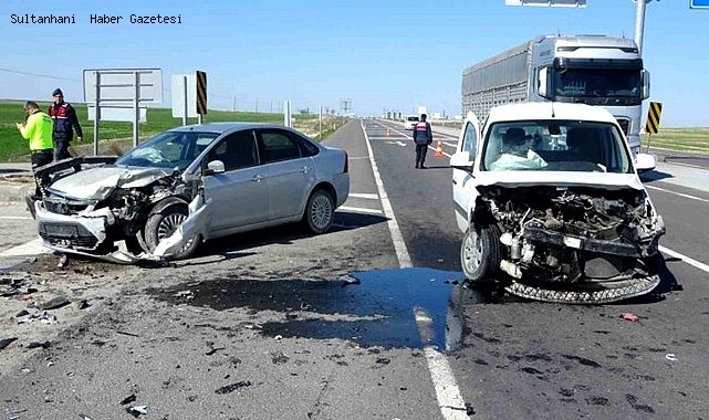 AKSARAY YOLUNDA 2 ARAÇ ÇARPIŞTI