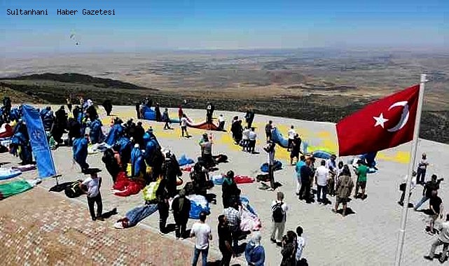 YAMAÇ PARAŞÜTÜ DÜNYA ŞAMPİYONASI, HASAN DAĞI’NDA BAŞLADI