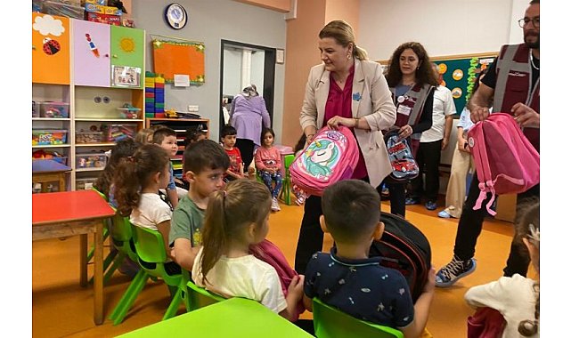 İzmit&#039;ten minik öğrencilere eğitim desteği