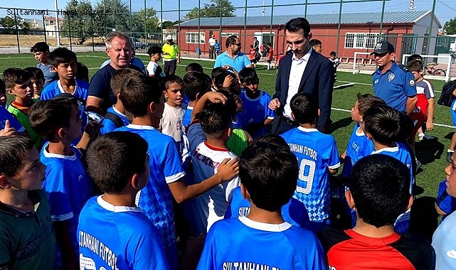 SULTANHANI İLÇESİNDEKİ TURNUVADA MİNİK SPORCULAR KIYASIYA MÜCADELE ETTİ