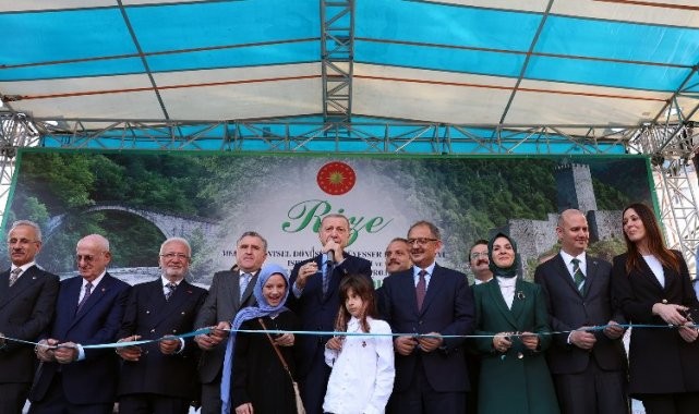 Erdoğan memleketi Rize&#039;den dünyaya mesaj verdi... Gazze&#039;yi çaresiz bırakmayacağız!