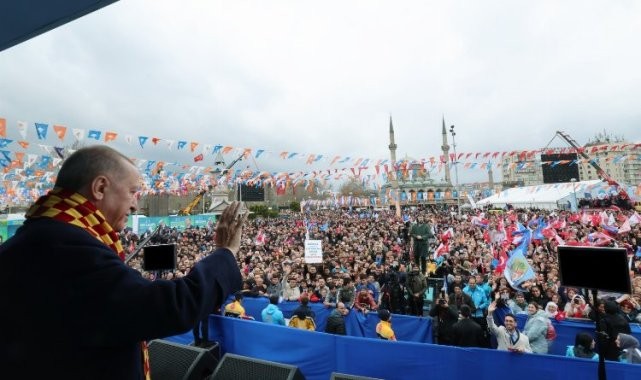 Cumhurbaşkanı Erdoğan&#039;dan büyük mitingde &quot;Kayseri&quot; övgüsü