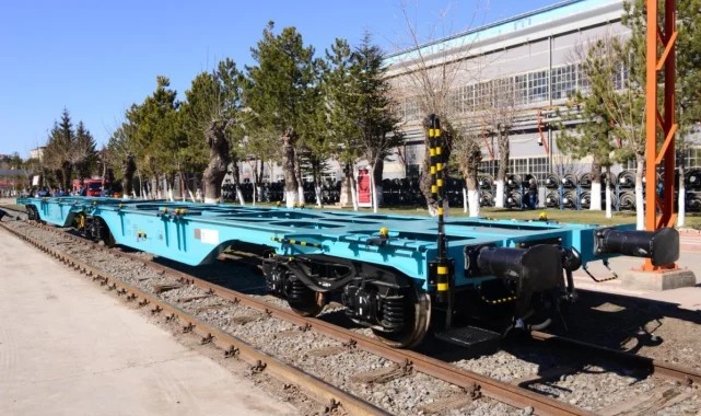 Milli elektrikli 2025&#039;te raylarda