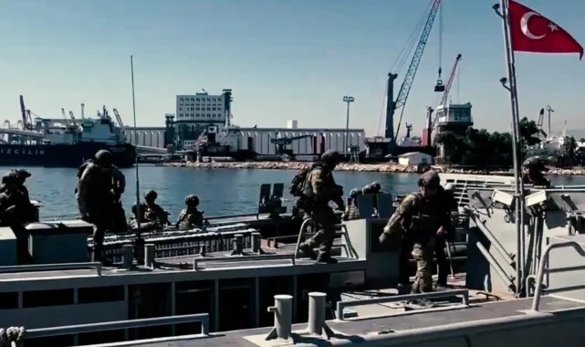 Türkiye&#039;nin tahliye gemileri Beyrut&#039;ta