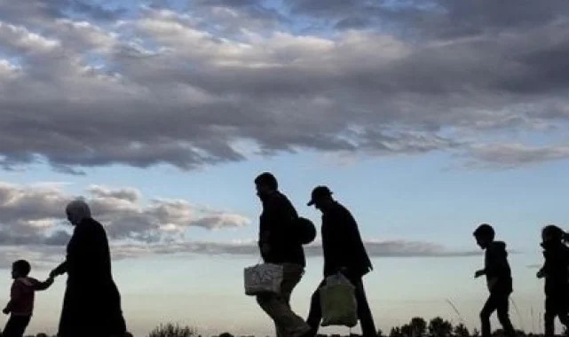 Suriyelilerin dönüşü Türkiye&#039;de işsizliği azaltacak, konut kiralarını düşürecek!