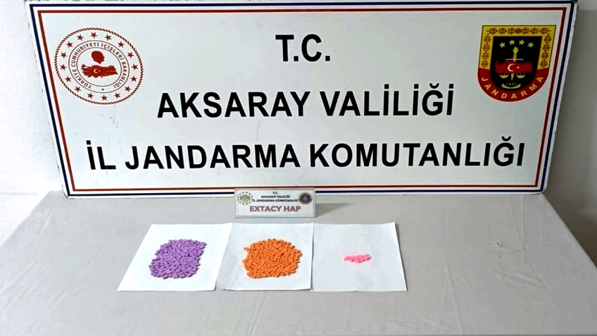 Aksaray&#039;da Jandarmanın operasyonunda uyuşturucu hap ele geçirildi
