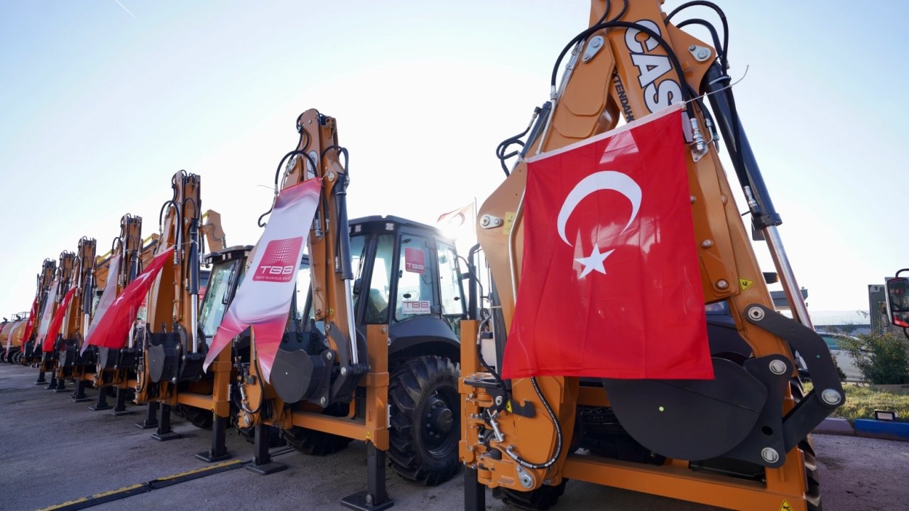 Türkiye Belediyeler Birliği&#039;nden 4 il 31 ilçeye hibe araç