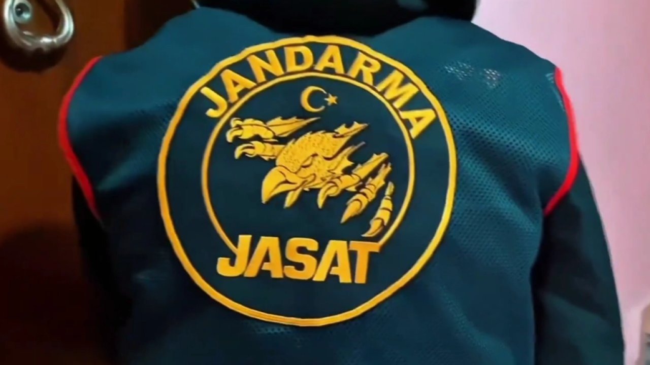 Suç makinesi JASAT&#039;tan kaçamadı! 2 yıldır aranan 108 yıllık hükümlü yakalandı