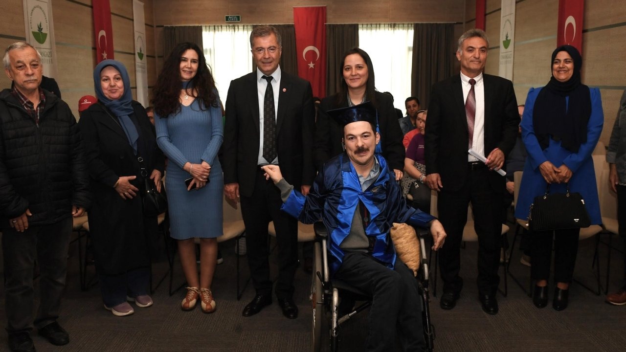 Okuma aşkı engel tanımadı