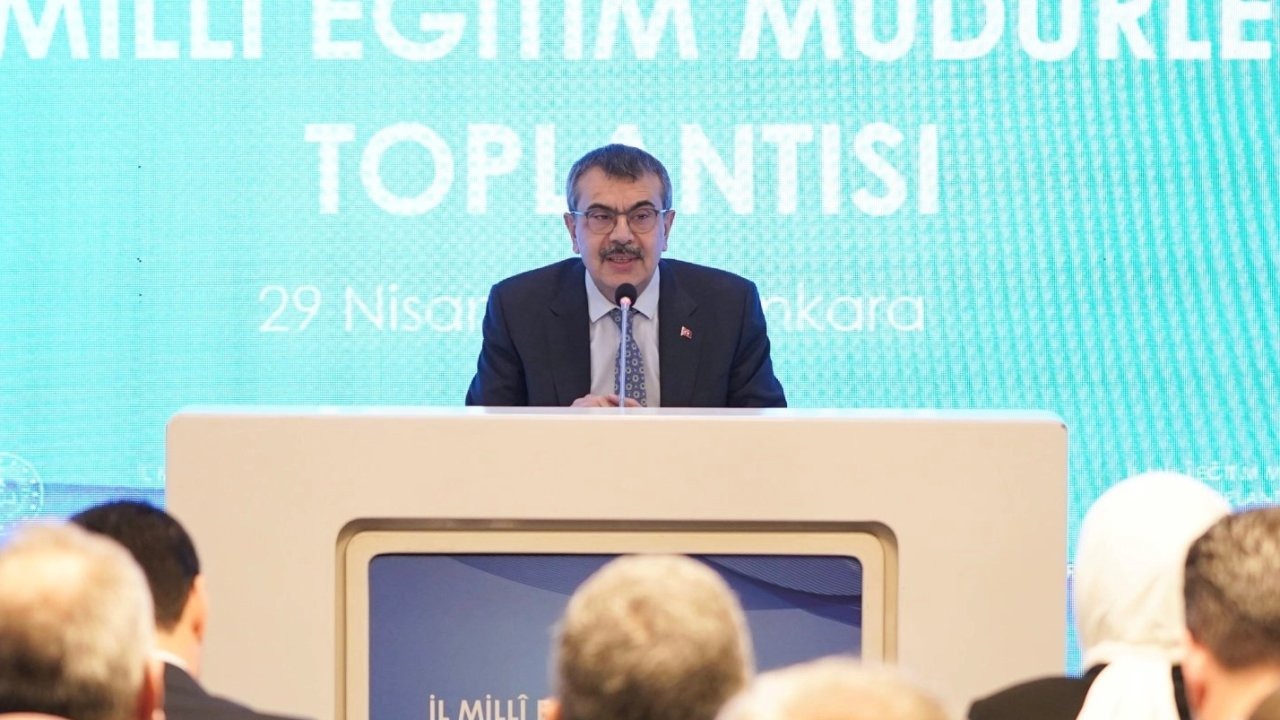 Bakan Tekin 81 ilin müdürleriyle istişare etti