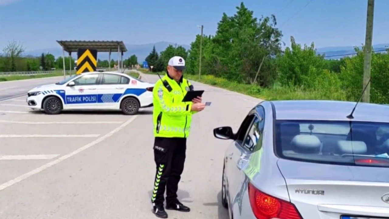 Trafik denetimlerinde rekor! 496 bin araca ceza kesildi!