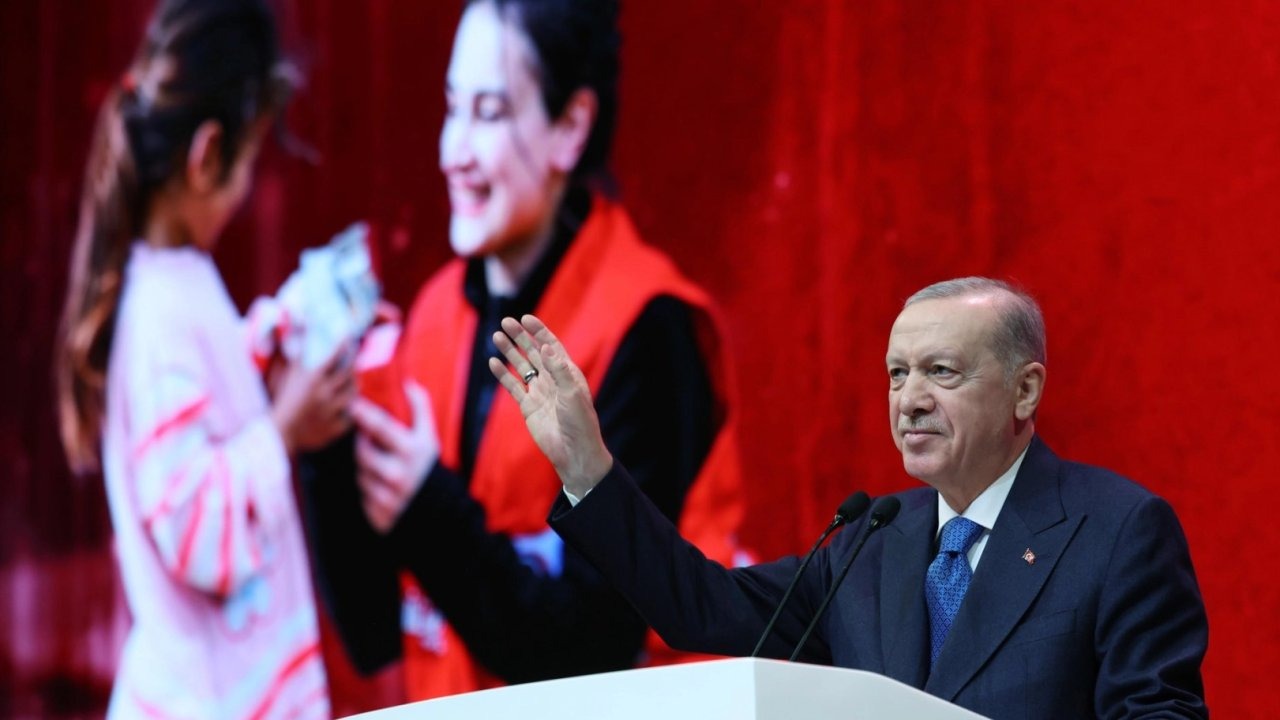 Cumhurbaşkanı Erdoğan’dan Kızılay’a övgü