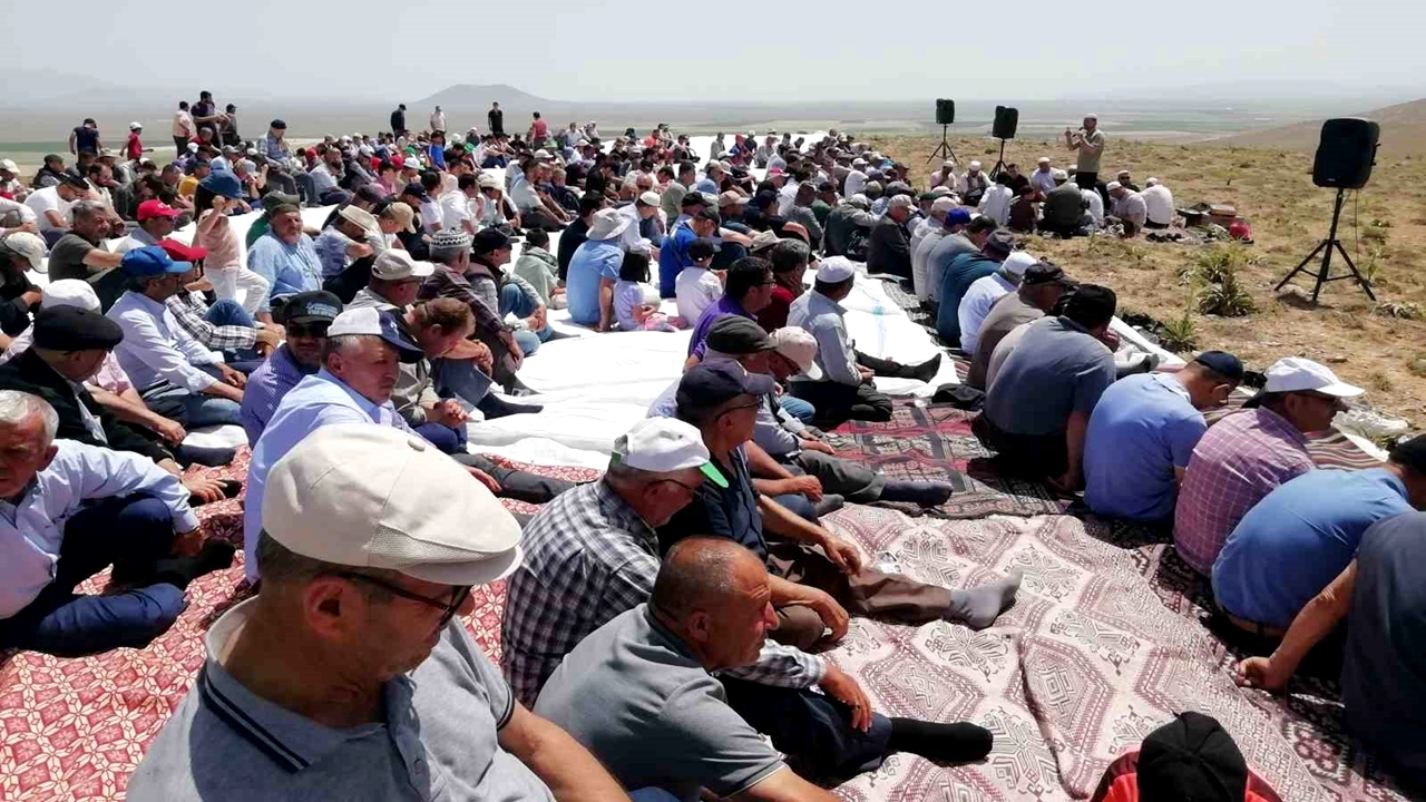 Konya Karapırar&#039;da Kuraklık nedeniyle Yağmur duasına çıkıldı