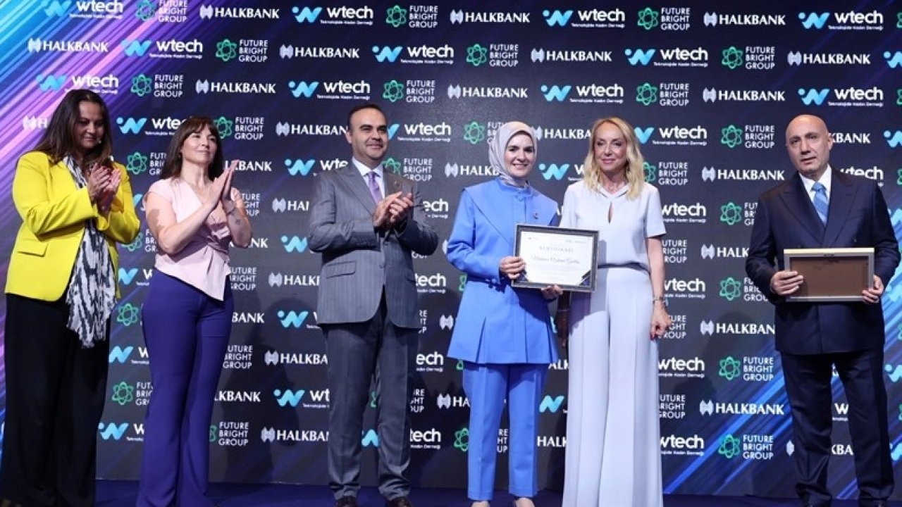 Bakan Göktaş: Kız çocukları annelerinden ilham alıyor