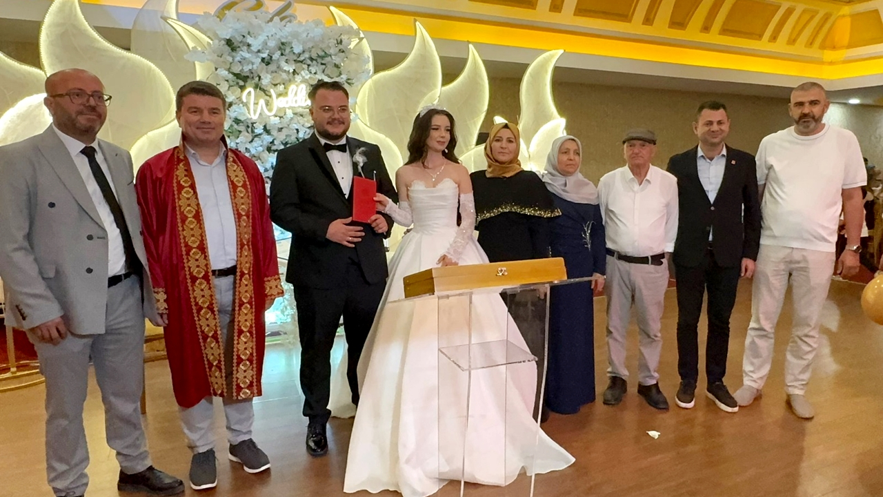 AKSARAY&#039;DA KARATAY VE GENÇ AİLELERİNİN MUTLU GÜNÜ