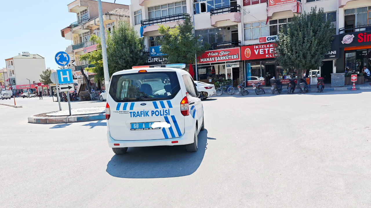 Sultanhanı’nda Trafik Denetimleri Aralıksız Sürüyor: Hatalı Park ve Kural İhlallerine Geçit Yok