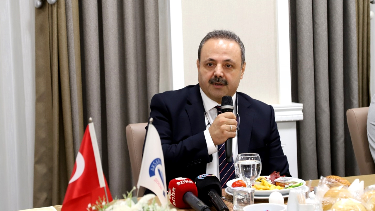 Rektör Arıbaş: &quot;Aksaray Üniversitesi Dünyada Bir İlki Gerçekleştirecek&quot;